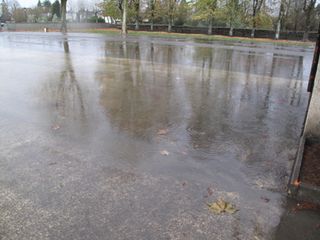 Cour école pluie 2